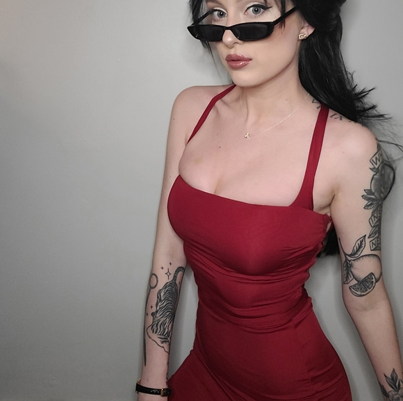 Red lace up open back midi dress - Picture 2 of 3